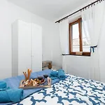 House Brunac With Parking
