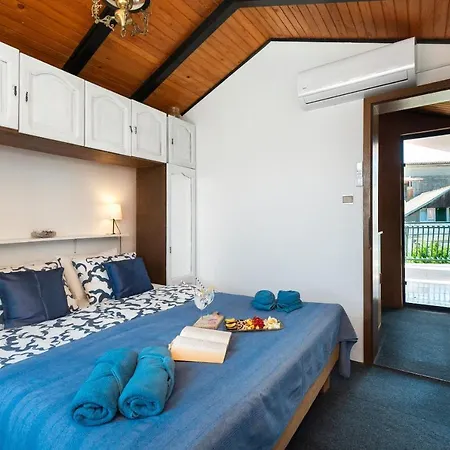 House Brunac Semesterbostad Vodice