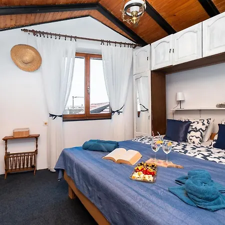 Semesterbostad House Brunac Vodice