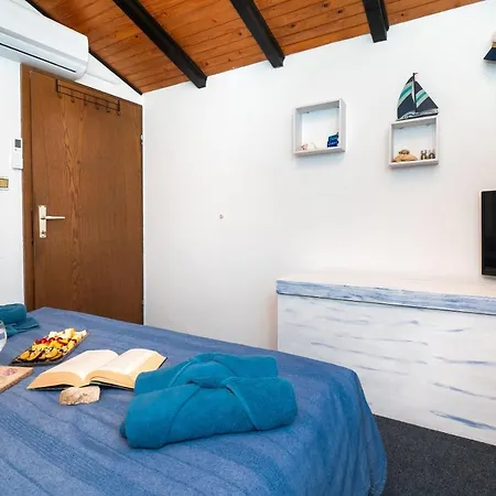 House Brunac With Parking Dom wakacyjny Vodice