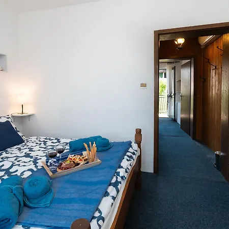 Semesterbostad House Brunac Vodice