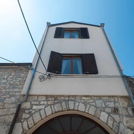 House Brunac Semesterbostad *