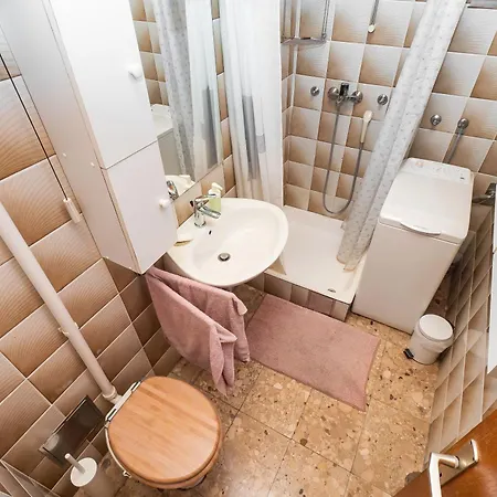 Dom wakacyjny House Brunac With Parking *