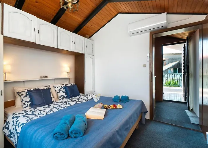 House Brunac With Parking Casa de Férias Vodice