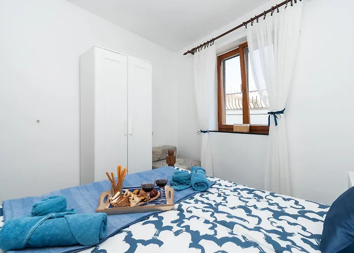 House Brunac With Parking