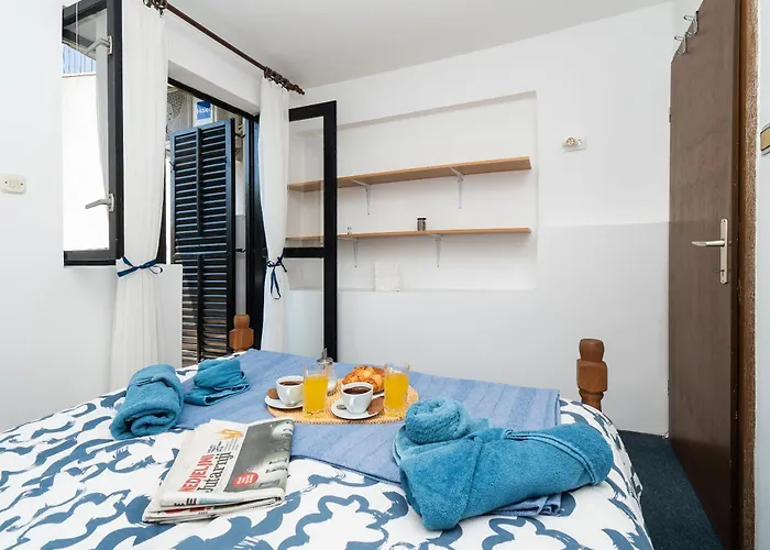 House Brunac With Parking Casa de Férias *