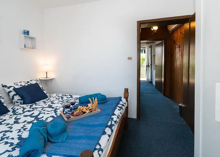 Casa de Férias House Brunac With Parking Vodice