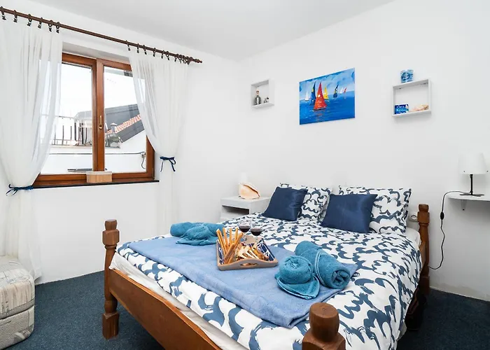 House Brunac With Parking Vodice