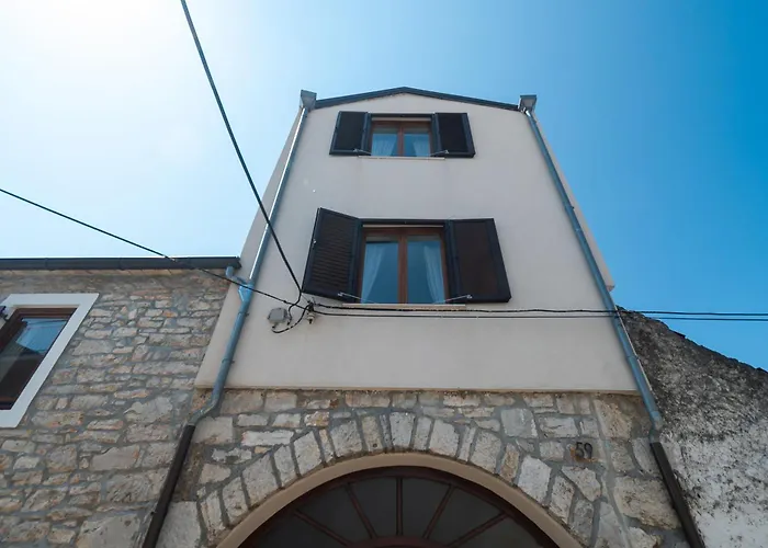 House Brunac בית נופש *