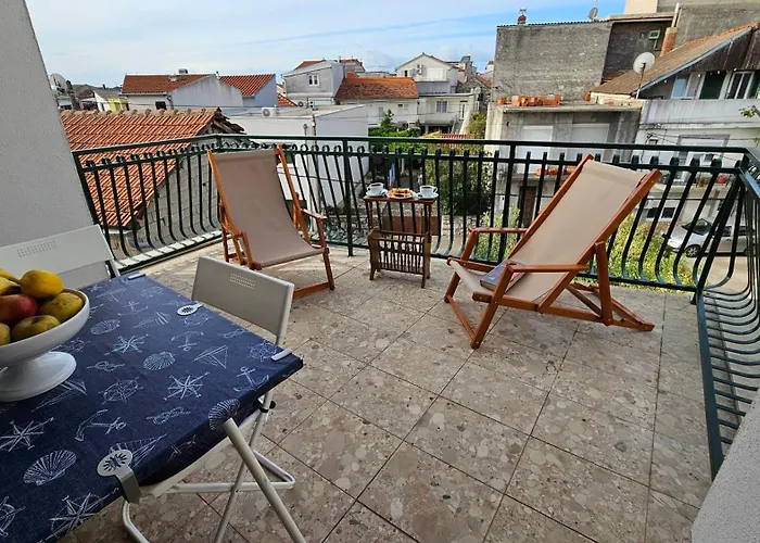 House Brunac With Parking