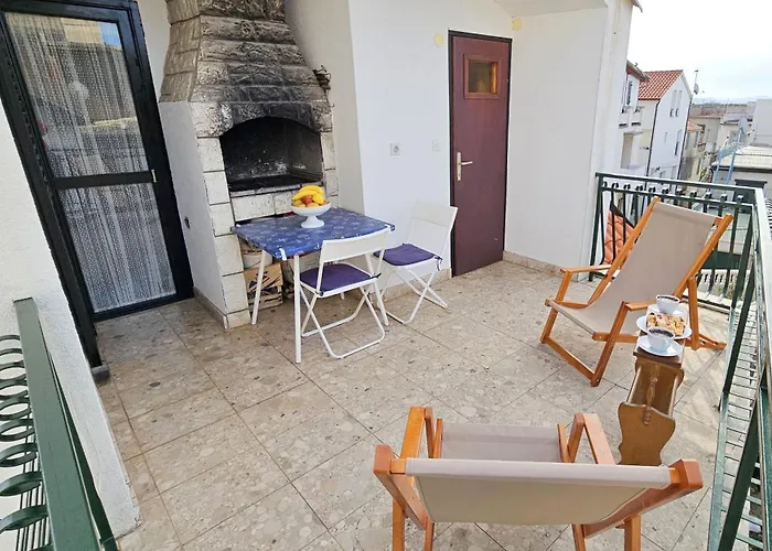 House Brunac With Parking Casa de Férias